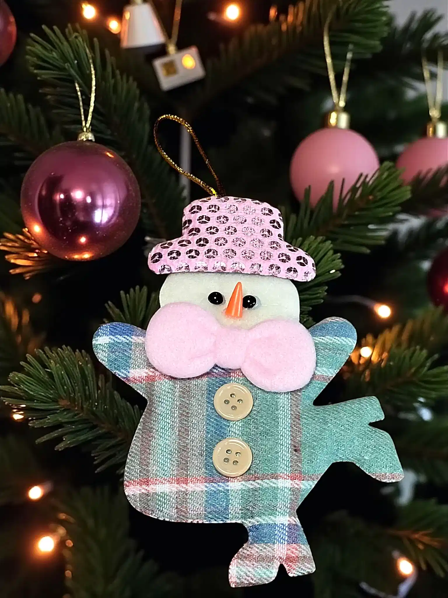 Happyland Yılbaşı Ağacı Süsü Kardanadam Düğmeli Makaron Yeşil Renk Asma Süs 15cm Noel Dekor HPY26045