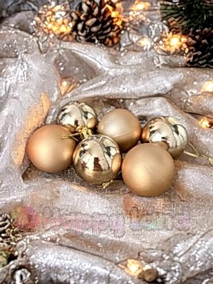 Happyland Yılbaşı Çam Ağacı Süsü 4 cm Şampanya Rengi Toplar 6 Adet Asetat Kutulu Yılbaşı Topu