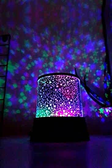 Happyland Star Master Yıldızlı Işıklı Lamba Renkli ve Sarı 2 Fonksiyonlu Yıldız Lamba Gece Lambası Usb Girişli Ve Pilli Işık