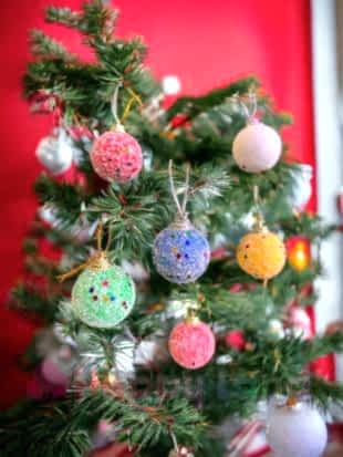 Happyland Yılbaşı Ağacı Renkli Köpük 4 cm Top Süsü Yılbaşı Ağacı Renkli Cici toplar