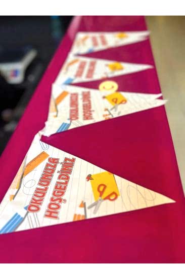 Happyland Okulunuza Hoşgeldiniz Yazılı Flama 