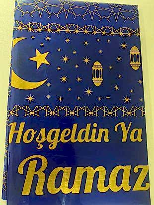 Happyland Ramazan Ayı dekorları gold  Hoşgeldin Ramazan yazılı koyu mavi  plastik masa örtüsü