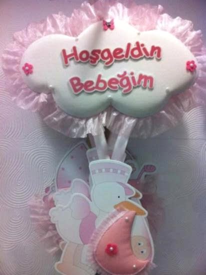 Happyland&nbsp;Bebek Odası Kapı Süsü; Bulut Leylek Baskılı Pembe