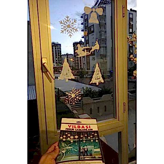 Happyland Yılbaşı Süslemesi Kar Spreyi ve Kar Spreyi Şablonu Seti