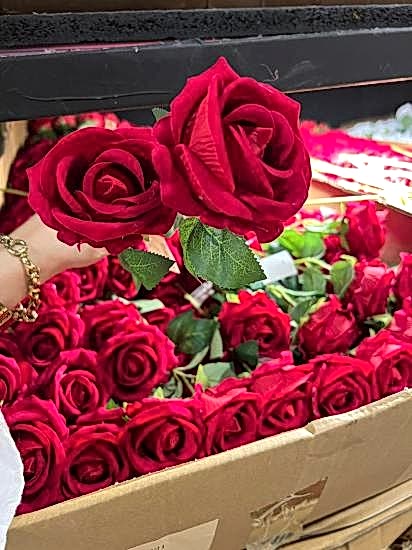 Happyland Yapay Çiçek 3 Adet Kırmızı Yapay Çiçek Gül Yıldönümü Evlilik teklifi Çiçeği