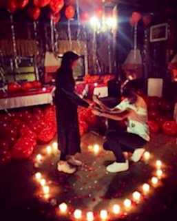 Evlilik Teklifi Paketi Masa Süslemesi, gül yaprağı+kalp mum+balon