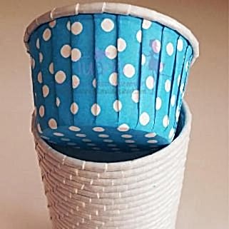 Mavi Üzeri Beyaz Puantiyeli Muffin Kek Kalıbı 25’li