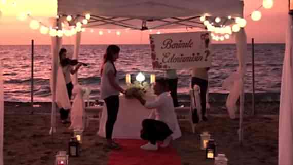 Sevgiliye Sürpriz Doğum Günü Oda Hazırlama, Masa Süsleme Paketi